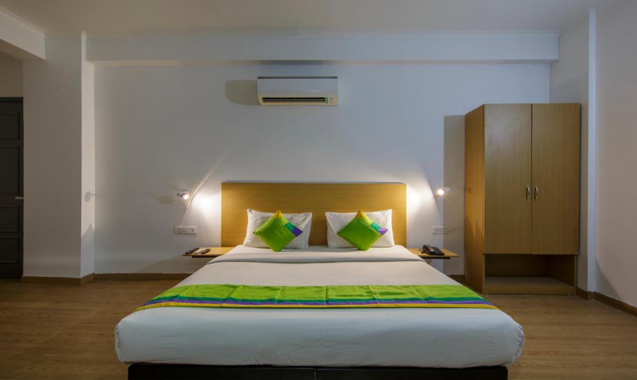 Готель Treebo Noida Express Екстер'єр фото