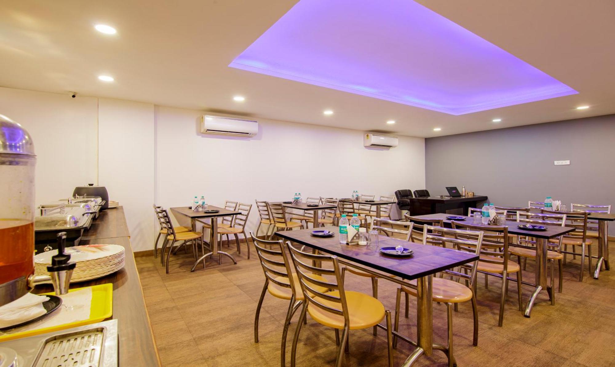 Готель Treebo Noida Express Екстер'єр фото